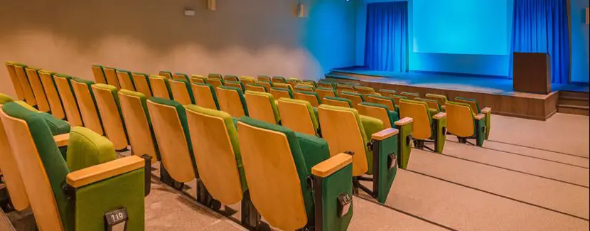 خرید تجهیزات سالن همایش